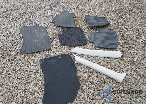 2015 Subaru Outback 2.5I Limited z USA, uszkodzony, nr VIN 4S4BSBLC4F3285387